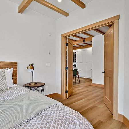 Ravens Crest Lodge - Stunning Views Perfectly Located On Main Street Canmore Luaran gambar