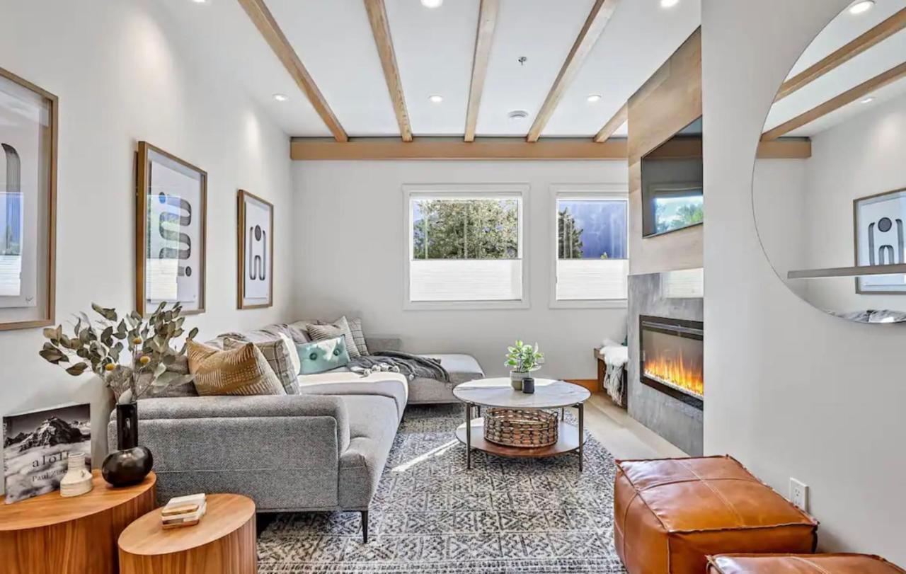 Ravens Crest Lodge - Stunning Views Perfectly Located On Main Street Canmore Luaran gambar
