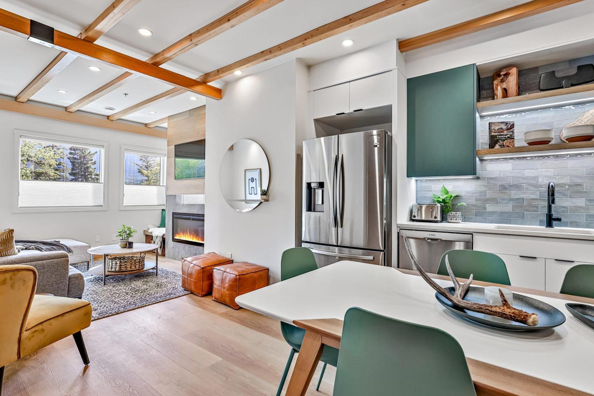 Ravens Crest Lodge - Stunning Views Perfectly Located On Main Street Canmore Luaran gambar